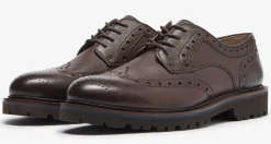 Finstock Brown